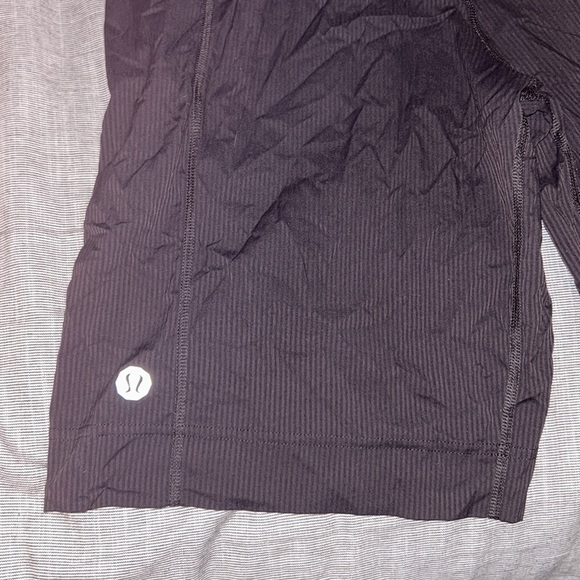 LULULEMON: studio shorts - Picture 8 of 12